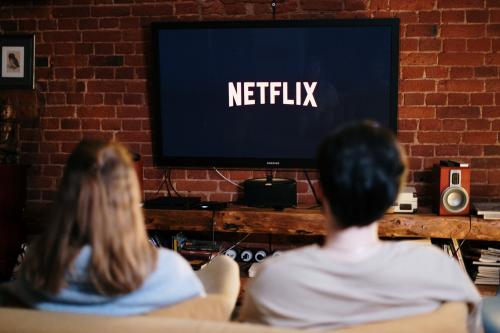 Top 5 film vagy sorozat a Netflix-en egy csajos estéhez